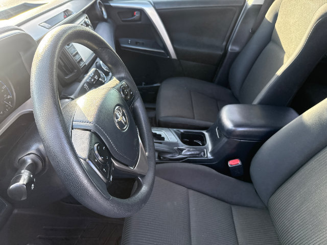 Used 2017 Toyota RAV4 LE FWD image 17