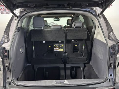Used 2021 Toyota Sienna XLE image 7