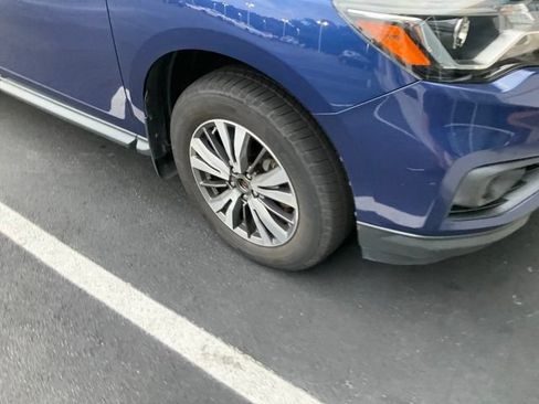 Used 2017 Nissan Pathfinder S AWD/4WD image 2