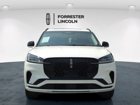 Certified 2025 Lincoln Aviator Reserve w/ Jet Appearance Package AWD/4WD image 8