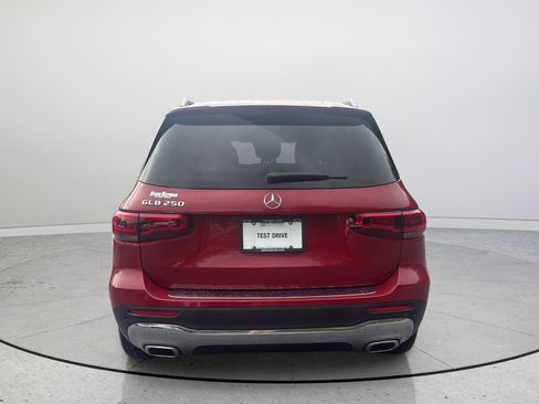 Used 2021 Mercedes-Benz GLB 250 w/ Premium Package image 7