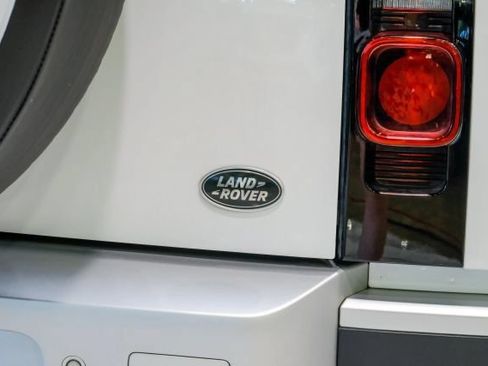 Used 2021 Land Rover Defender 110 SE AWD/4WD image 76