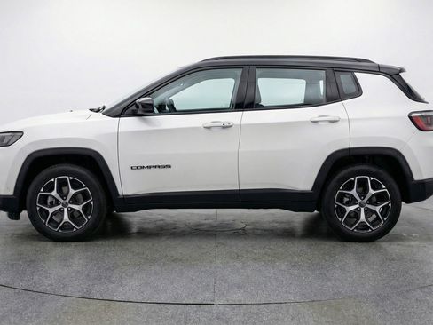 Used 2025 Jeep Compass Limited AWD/4WD image 5