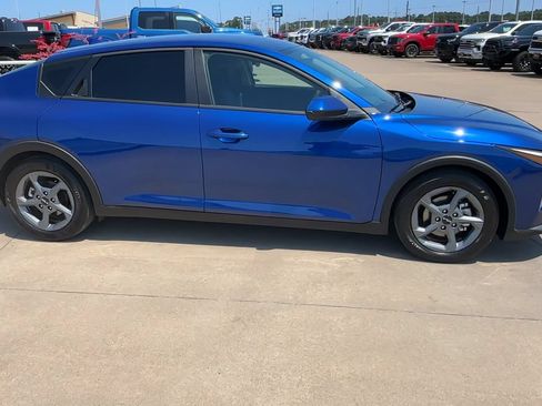 Used 2025 Kia K4 FWD image 2