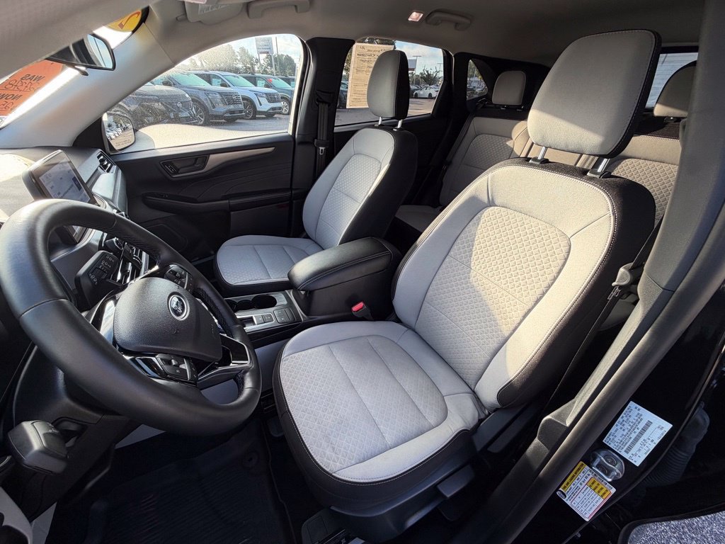 Used 2025 Ford Escape Active w/ Cold Weather Package AWD/4WD image 11