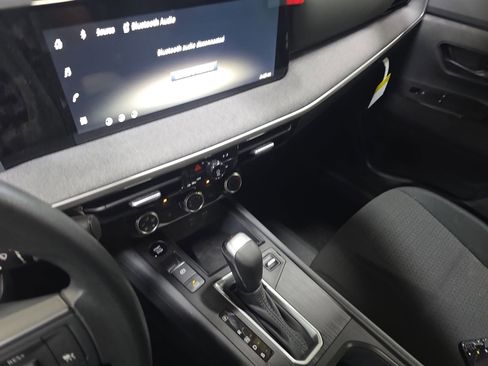 New 2026 Nissan Kicks S image 25