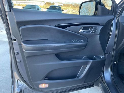 Used 2020 Honda Pilot Touring image 29