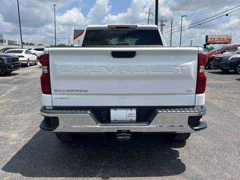 Used 2022 Chevrolet Silverado 1500 LT AWD/4WD image 6