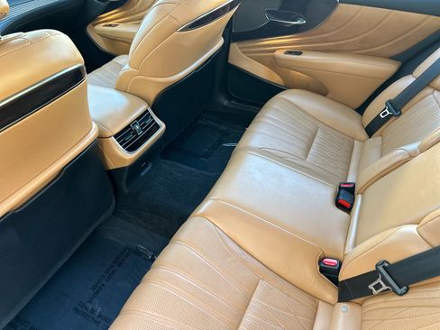 Used 2025 Lexus LS 500 w/ Interior Upgrade Package image 13