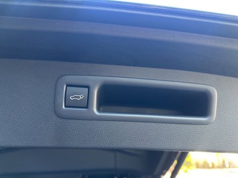 Used 2025 Toyota Highlander Platinum image 62