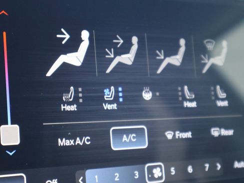 Used 2024 RAM 1500 Laramie image 35