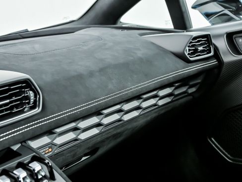 Used 2022 Lamborghini Huracan STO RWD image 36