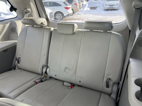 Used 2011 Toyota Sienna XLE image 17
