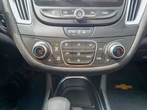 Used 2021 Chevrolet Malibu LT image 23