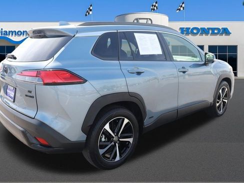 Used 2023 Toyota Corolla Cross XSE image 8