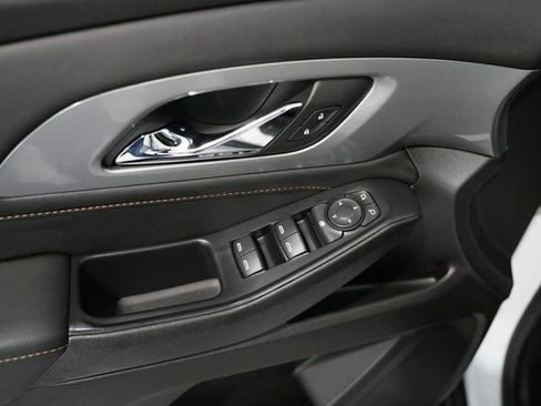 Used 2021 Chevrolet Traverse LS image 11