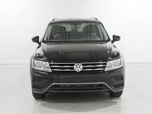 Certified 2021 Volkswagen Tiguan SE image 2
