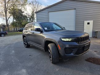 Used 2023 Jeep Grand Cherokee Altitude video 1