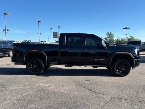 Used 2026 GMC Sierra 3500 AT4 w/ AT4 Premium Plus Package AWD/4WD image 6