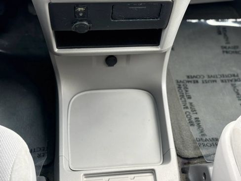 Used 2017 Toyota Sienna L FWD image 21