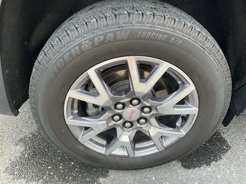 Used 2020 GMC Acadia SLT FWD image 19