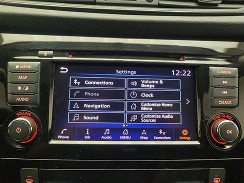 Used 2018 Nissan Rogue SV w/ Premium Package AWD/4WD image 25
