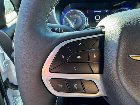 Used 2026 Chrysler Pacifica Select FWD image 29