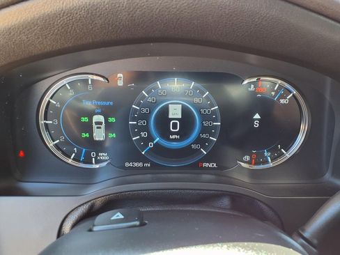 Certified 2018 Cadillac Escalade Premium Luxury image 20