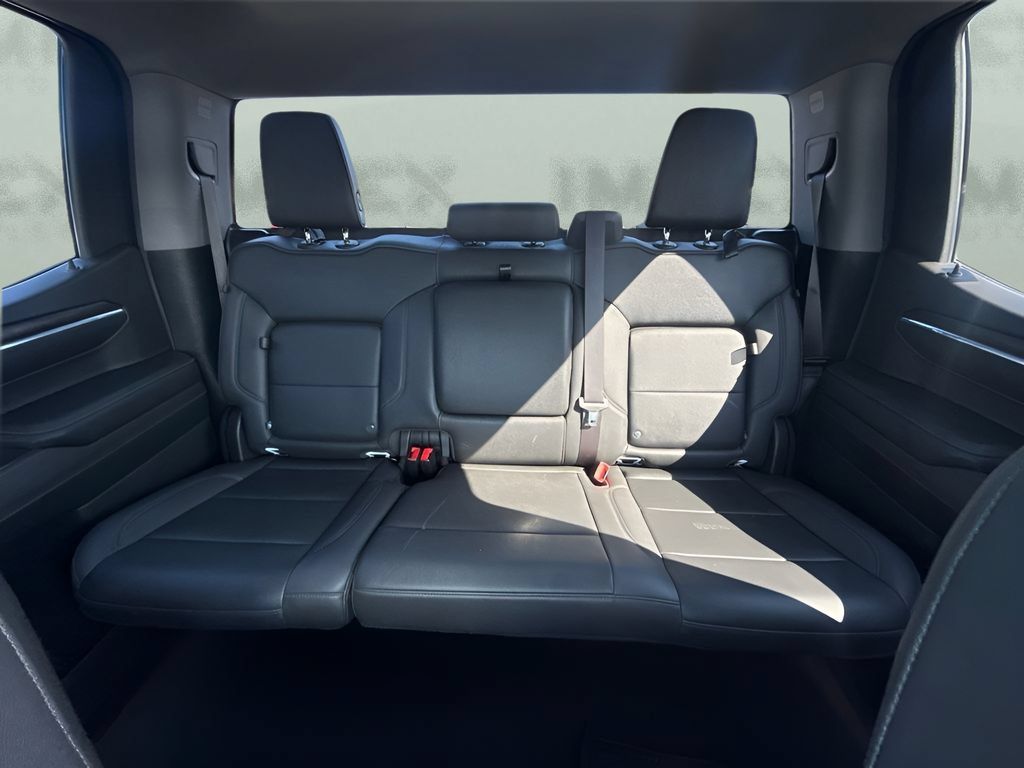 Used 2024 GMC Sierra 1500 SLT AWD/4WD image 7
