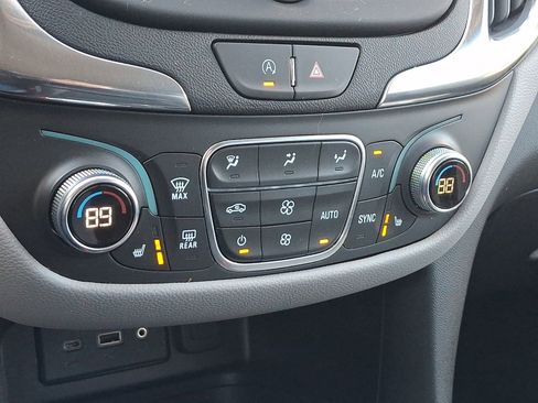 Used 2023 Chevrolet Equinox LT image 16