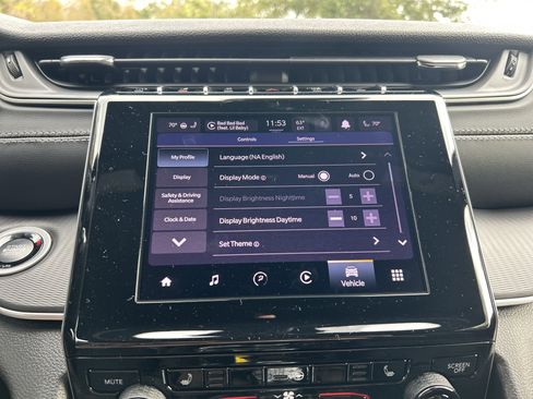 New 2025 Jeep Grand Cherokee Altitude image 32