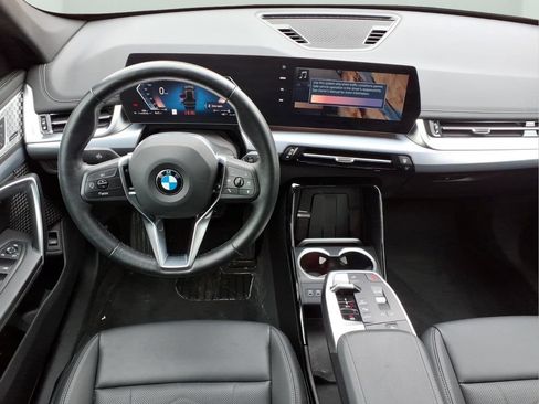 Used 2025 BMW X1 xDrive28i w/ Convenience Package AWD/4WD image 9