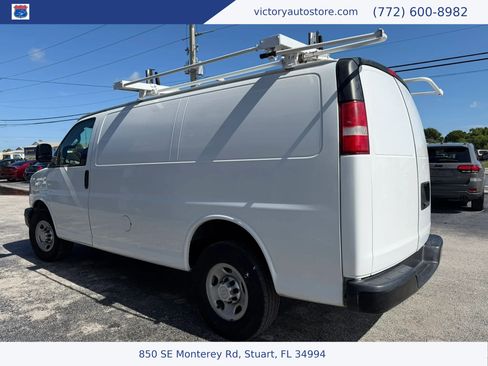 Used 2017 Chevrolet Express 2500 RWD image 5