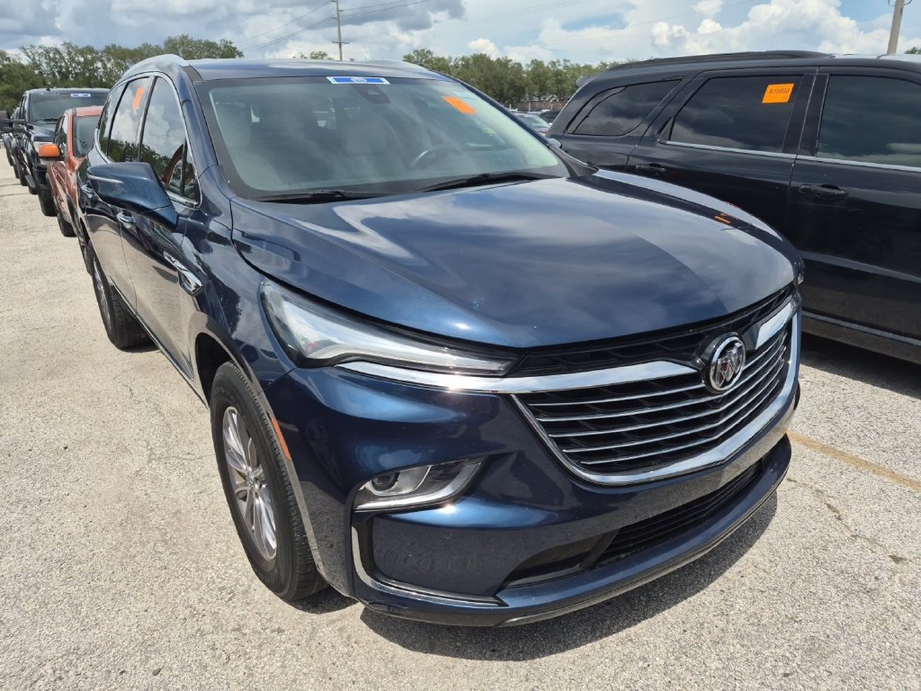 Used 2024 Buick Enclave Essence w/ Technology Package FWD image 4