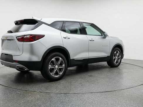 Used 2025 Chevrolet Blazer LT FWD image 9