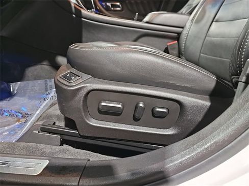 Used 2017 Ford Taurus SHO w/ Driver Assist Package image 29