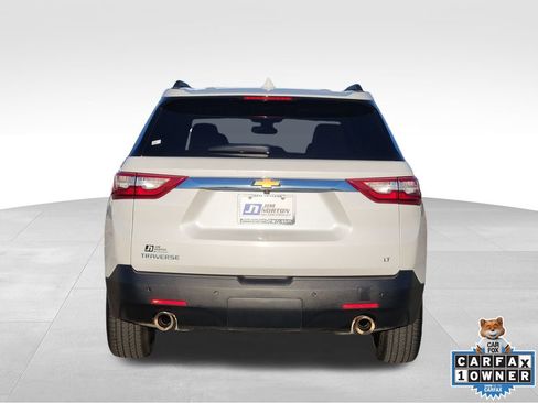 Used 2021 Chevrolet Traverse LT image 8