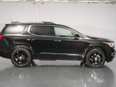 Used 2019 GMC Acadia Denali image 9