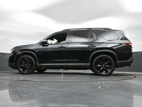 Used 2025 Honda Pilot Black Edition image 47