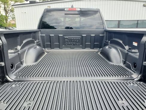 New 2026 RAM 1500 4x4 Crew Cab image 9