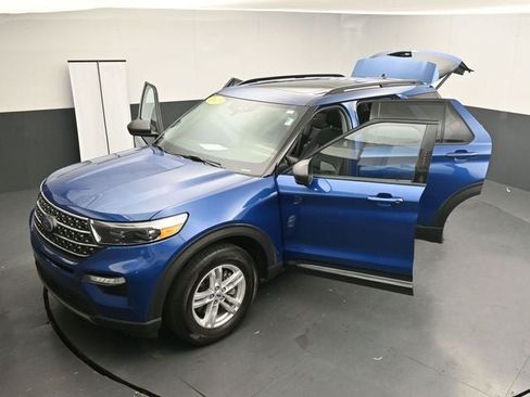 Used 2023 Ford Explorer XLT w/ Equipment Group 202A AWD/4WD image 36