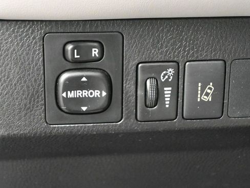 Used 2017 Toyota RAV4 XLE FWD image 4