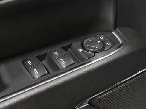 Used 2023 Chevrolet Silverado 1500 LT AWD/4WD image 10