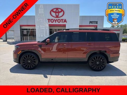 Used 2025 Hyundai Santa Fe Calligraphy w/ Tow & Go Package FWD image 8