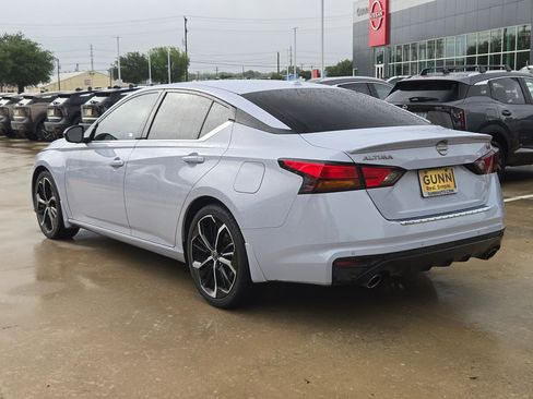 Used 2023 Nissan Altima 2.5 SR w/ SR Premium Package FWD image 5