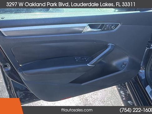 Used 2017 Volkswagen Passat 1.8T R-Line FWD image 18