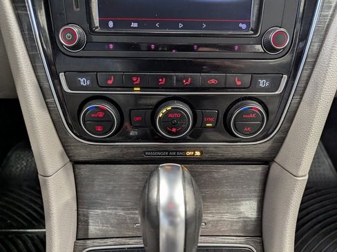 Used 2016 Volkswagen Passat 1.8T SE image 17