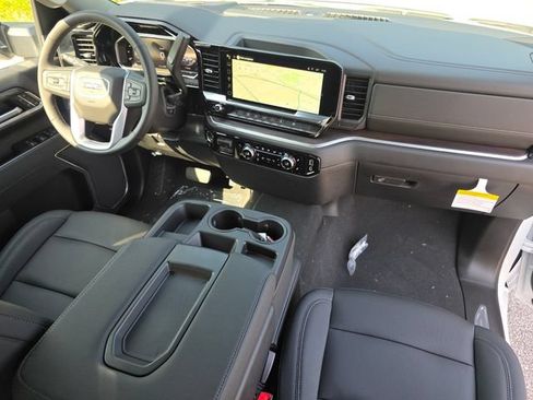 New 2026 GMC Sierra 2500 SLT AWD/4WD image 25