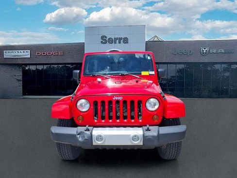 Used 2013 Jeep Wrangler Unlimited Sahara w/ Connectivity Group AWD/4WD image 2