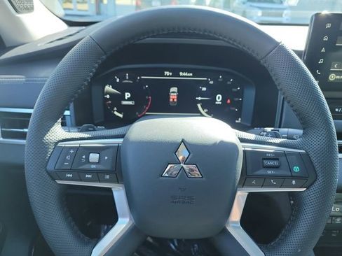 New 2026 Mitsubishi Outlander SE image 24